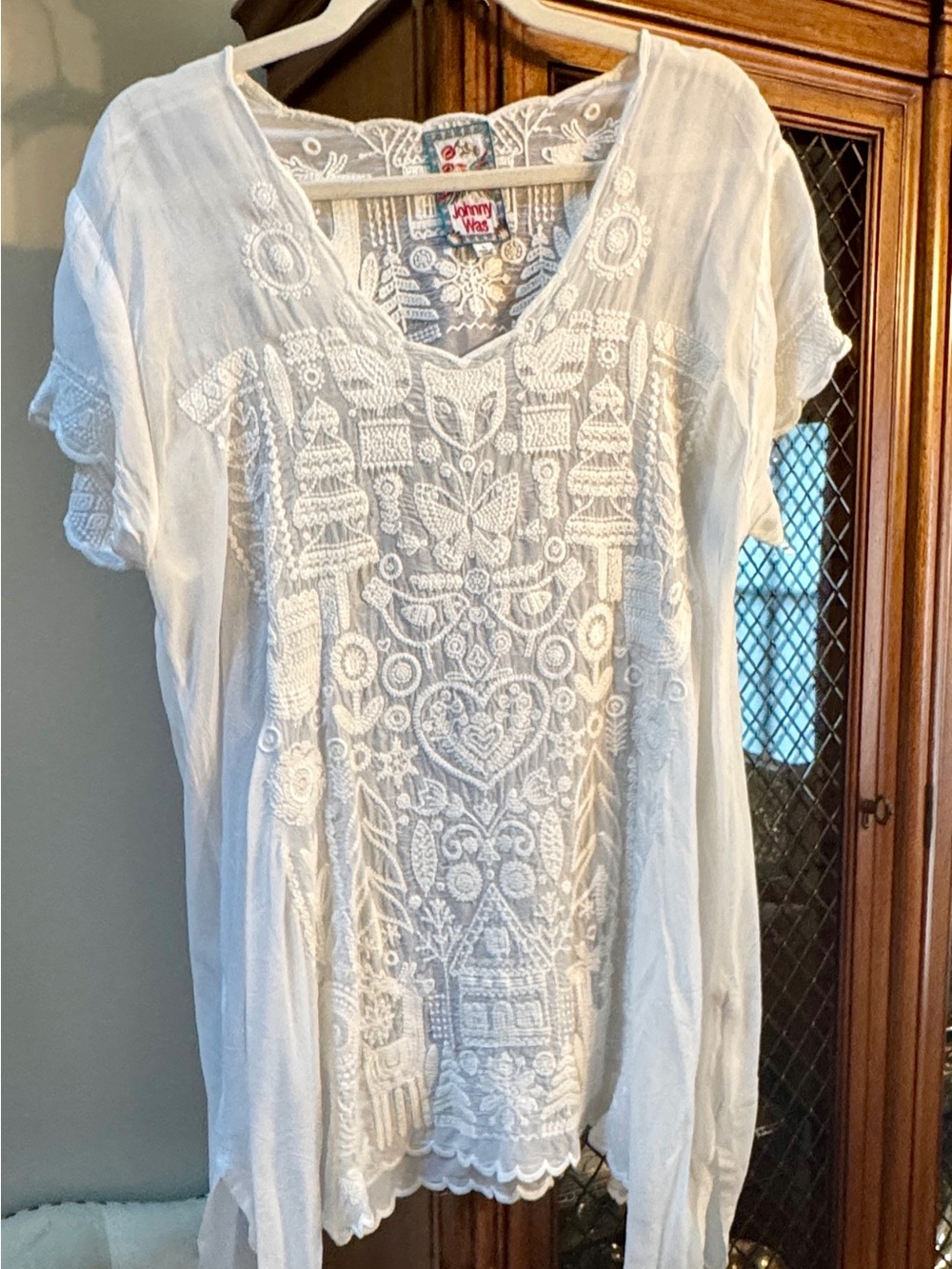 Johnny Was White Floral Embroidered V‑Neck Boho Tunic